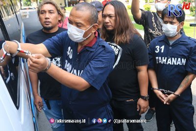 Dua Pencuri Minibus Elf Ditembak