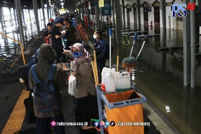 Banjir di Semarang Belum Surut, 10 Perjalanan Kereta Api Diputar lewat Jalur Selatan