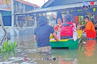 Banjir Kepung Pekalongan, Ribuan Warga Masih Mengungsi