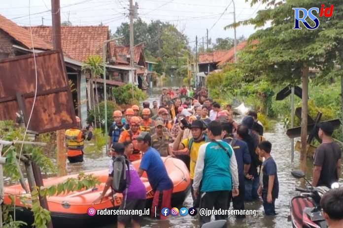Pemkab Pekalongan Turunkan Logistik dan Tim Kesehatan untuk Korban Banjir